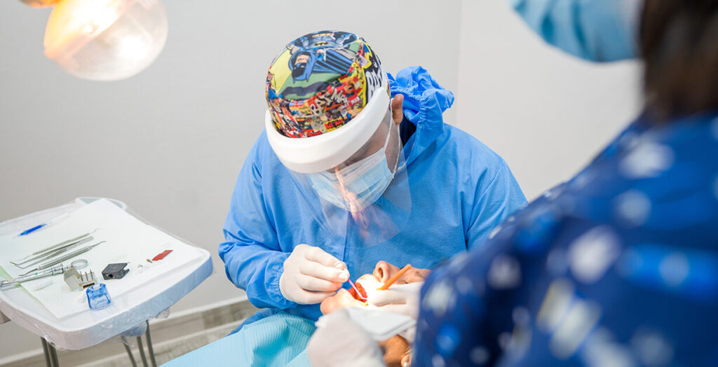 Hospital doctors examine patients Post Image